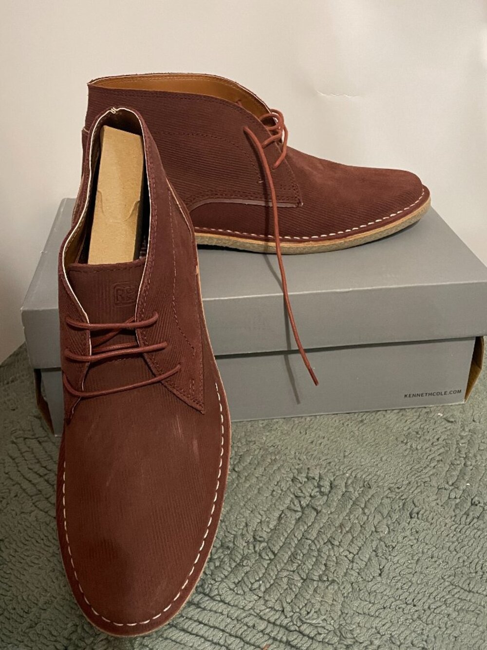 Kenneth Cole Reaction Passage Suede Brick Chukka boots in Size 8 - Picture 2 of 5